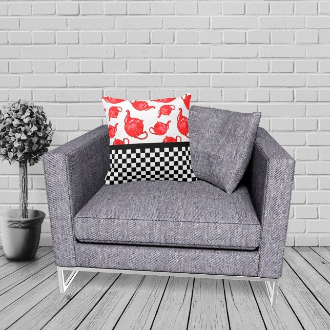 Coussin Whimsical Red Teapots and Checkerboard (Créateur téléchargé)