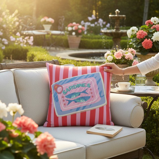 Coussin Whimsical Sardine Tin Graphic Design Pillow (Créateur téléchargé)