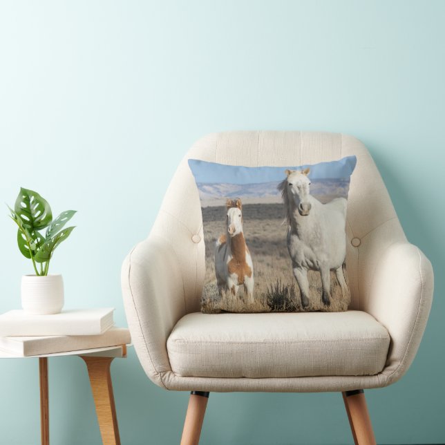 Coussin Wild Horses at Home in the Sandwash Basin (Chaise)