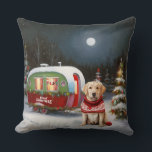 Coussin Winter Labrador Caravan Christmas Adventure<br><div class="desc">Laissez-vous tenter par la magie d'une nuit d'hiver enneigée alors qu'une caravane glisse gracieusement à travers le paysage illuminé par la lune. La beauté sereine de la neige scintillante et l'éclat enchanteur de la lune créent une scène captivante, promettant une aventure de Noël inoubliable remplie de chaleur, de joie et...</div>