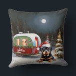 Coussin Winter Rottweiler Caravan Christmas Adventure<br><div class="desc">Laissez-vous tenter par la magie d'une nuit d'hiver enneigée alors qu'une caravane glisse gracieusement à travers le paysage illuminé par la lune. La beauté sereine de la neige scintillante et l'éclat enchanteur de la lune créent une scène captivante, promettant une aventure de Noël inoubliable remplie de chaleur, de joie et...</div>