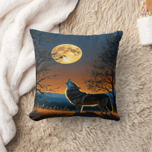 Coussin Wolf Howling Under a Pleine lune at Dusk