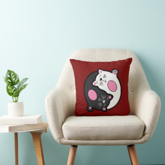 Coussin Yin Yang Sleeping Cats In Black And White 