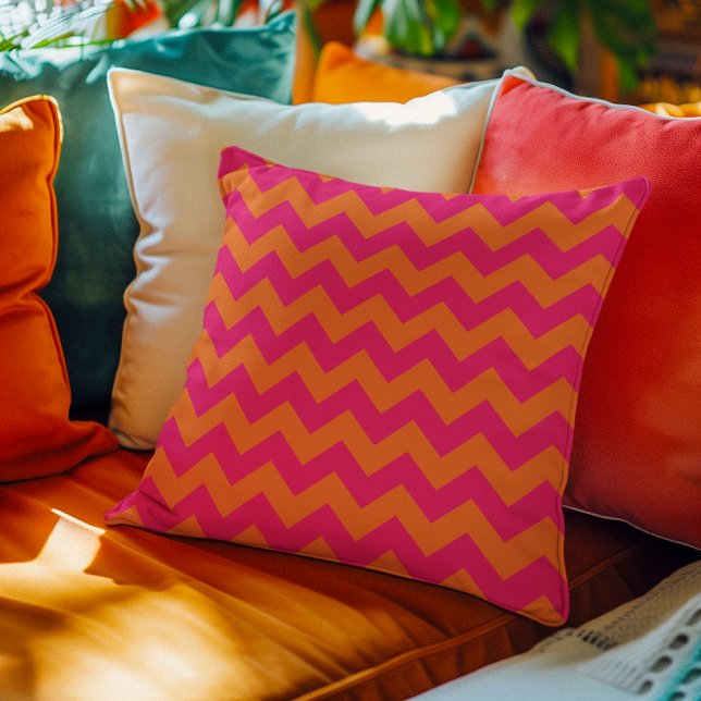 Coussin Zigzag orange et rose (Orange and Pink Zigzag Throw Pillow)