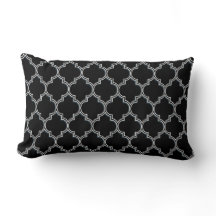 Coussins blancs de Quatrefoil et gris noirs