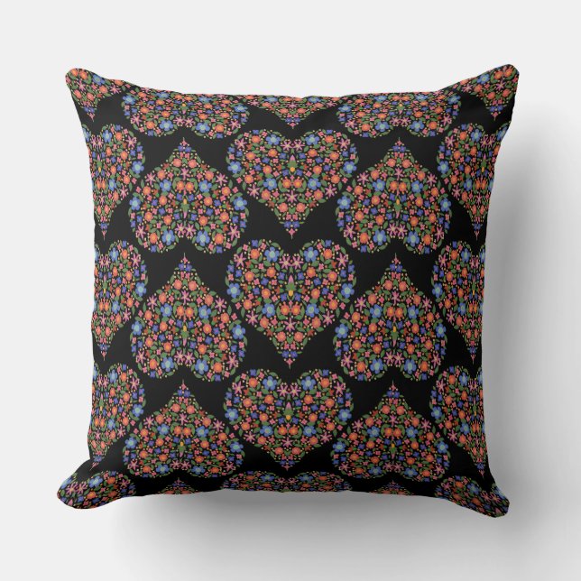Coussins de style folk art à cœurs floraux sur fon (Recto)