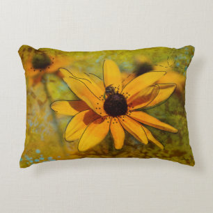 Coussins Décoratifs Abeille sur une fleur conique en art multimédia