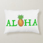 Coussins Décoratifs ALOHA Tropical Island Hawaiian Pineapple Hawaii<br><div class="desc">Il présente une illustration originale d'un ananas tropical hawaïen,  formant le O à ALHOA. Cette conception est également disponible sur d'autres produits. Ne vois-tu pas ce que tu cherches ? Contactez Rebecca pour avoir quelque chose conçu pour vous.</div>