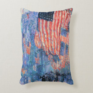 Coussins Décoratifs Avenue dans la pluie par Frederick Childe Hassam