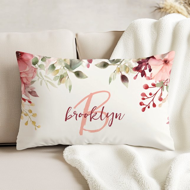 Coussins Décoratifs Blush Rose Bourgogne Floral Script Monogramme  (Créateur téléchargé)