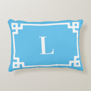 Coussins Décoratifs Bordure de clé grecque blanche et bleu ciel clair