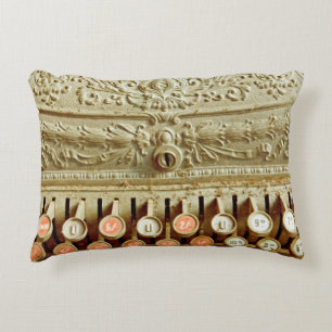 Coussins Décoratifs caisse vintage, couverte de poussière et de toile