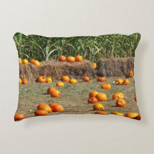 Coussins Décoratifs Citrouilles, maïs et foin Photographie de la récol