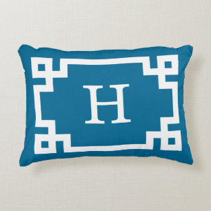 Coussins Décoratifs Clé grecque blanche Peacock encadrée #2 Monogramme