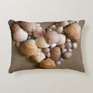 Coussins Décoratifs Coeur de Valentine fait avec des coquilles
