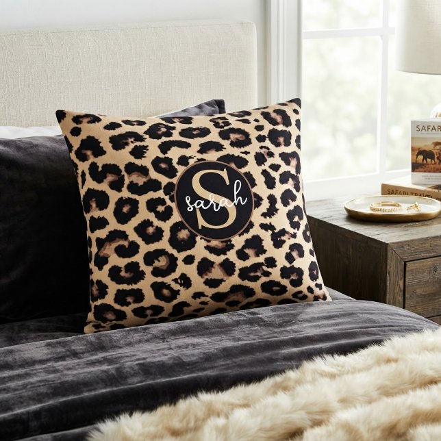 Coussins Décoratifs Custom Monogram Initial & Name Chic Leopard Print  (Créateur téléchargé)