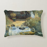 Coussins Décoratifs Déjeuner de Claude Monet, impressionnisme Vintage<br><div class="desc">Le Luncheon (1876) de Claude Monet est un tableau vintage de la nature aux beaux-arts de l'impressionnisme qui présente un déjeuner pique-nique de printemps dans le jardin avec thé de l'après-midi. Un enfant joue tranquillement sur le sol avec des jouets. À propos de l'artiste : Claude Monet (1840-1926) est un...</div>