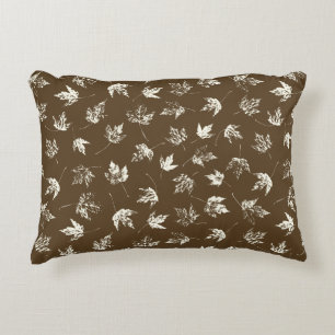 Coussins Décoratifs Feuilles d'érable d'automne sur brun - motif sans