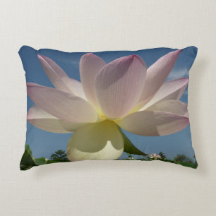 Coussins Décoratifs Fleur de lotus et ciel bleu II