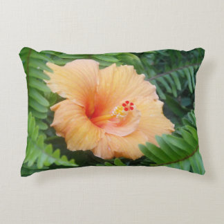 Coussins Décoratifs Fleur d'Hibiscus orange avec des fougères
