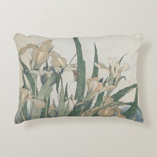 Coussins Décoratifs Fleurs d'iris et sauterelle, c.1830-31 (Devant)