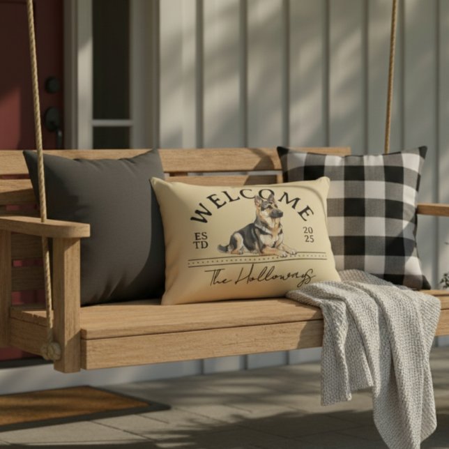 Coussins Décoratifs German Shepherd Nom de famille personnalisé Bienve (Welcome guests to your home with this German Shepherd Custom Family Name Welcome Throw Pillow!)