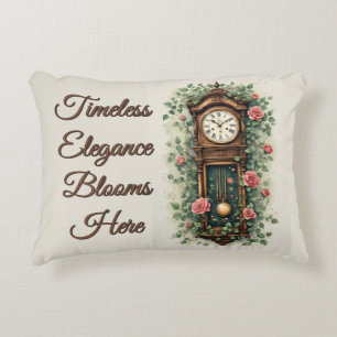 Coussins Décoratifs Horloge Vintage Entourée de Roses et de Vignes