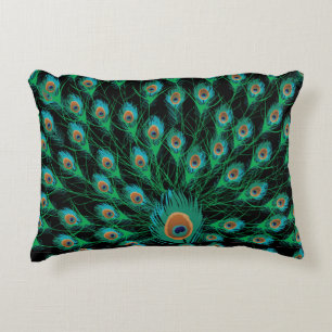 Coussins Décoratifs Illustration avec des plumes de paon sur le noir