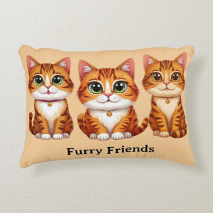 Coussins Décoratifs Illustration d'un trio de chats tigrés orange mign