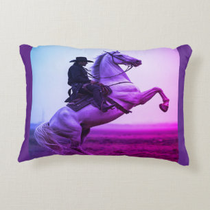 Coussins Décoratifs Image d'un cowboy habillé en noir sur un cheval