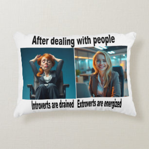 Coussins Décoratifs Introvert ou Extrovert ?