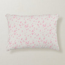 Joli pétales sur les rayures