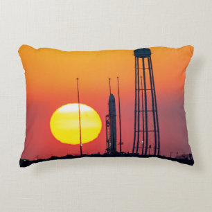 Coussins Décoratifs Lancement de la fusée Antares de la NASA au lever