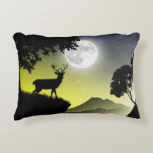 Coussins Décoratifs Le cerf sous la lune jaune