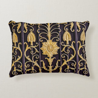 Coussins Décoratifs Le motif à la porte métallique