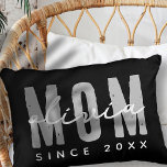 Coussins Décoratifs Maman Depuis 20XX Moderne Simple Preppy<br><div class="desc">Ce design simple et moderne est composé de la typographie de san serif.</div>