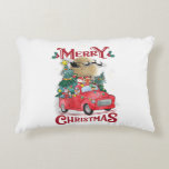 Coussins Décoratifs Merry Christmas Vintage Red Santa Truck<br><div class="desc">Joyeux Noël Vintage Red Père Noël Truck Êtes-vous un fan de Père Noël, bonhomme de neige, elfe, renne, saison de Noël? drôle Noël Mon Cute Père Noël, bonhomme de neige, renne, Ils roulent un Vintage Père Noël Truck rempli de cadeaux et bonbons de Noël et de neige autour, le design...</div>