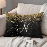 Coussins Décoratifs Monogramme à étincelle noire à Parties scintillant<br><div class="desc">Personnalisez facilement ce design élégant de coussin accent tendance avec une jolie parties scintillant dorée brillante sur un arrière - plan métallique brossé noir.</div>