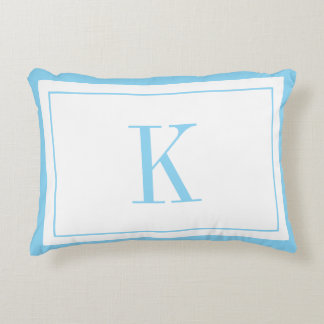 Coussins Décoratifs Monogramme blanc moderne et bleu ciel