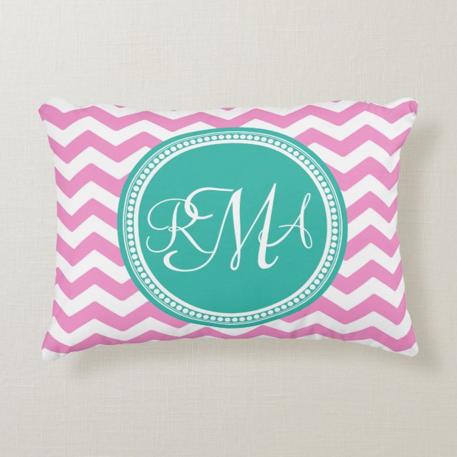 Coussins Décoratifs Monogramme rose et Turquoise Chevron personnalisé (Devant)