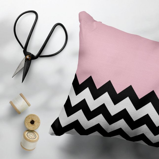 Coussins Décoratifs Motif Zigzag noir et blanc, Chevron, rose (Créateur téléchargé)