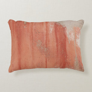 COUSSINS DÉCORATIFS MUR PEINT ROUGE ET BLANC