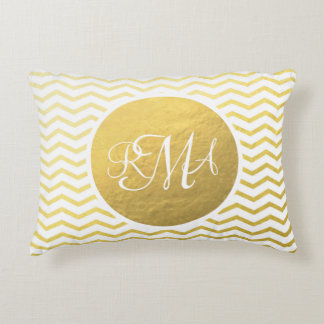 Coussins Décoratifs Or et blanc Chevron Monogrammé Personnalisé