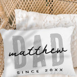 Coussins Décoratifs Papa Depuis 20XX Moderne Simple Preppy<br><div class="desc">Ce design simple et moderne est composé de la typographie de san serif.</div>