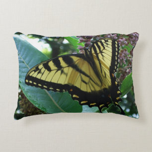 Coussins Décoratifs Papillon Swallowtail I sur Milkweed à Shenandoah