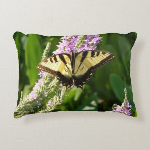 Coussins Décoratifs Papillon Swallowtail sur Fleurs sauvages pourpres