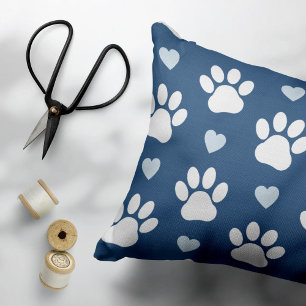 Coussins Décoratifs Pattern of paws, Dog paws, White paws, Blue Hearts