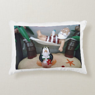 COUSSINS DÉCORATIFS **PÈRE NOËL AU REPOS** ET DOS ROUGE DE NOËL