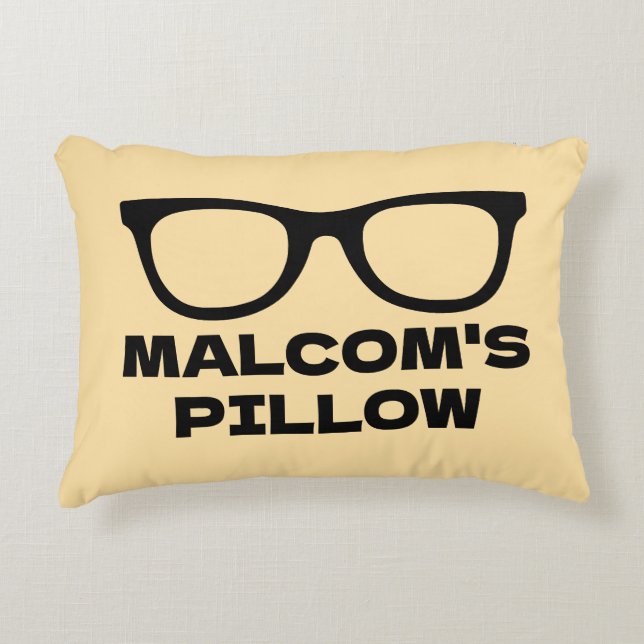 Coussins Décoratifs Personalized accent pillow with black spectacles (Devant)