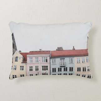 COUSSINS DÉCORATIFS PERSONNE PRENANT LA PHOTO DES STRUCTURES